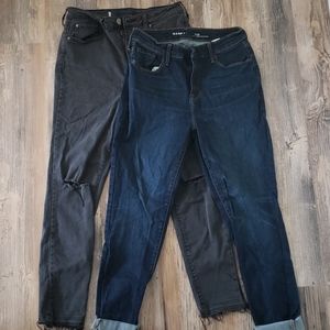 2 pairs jeans